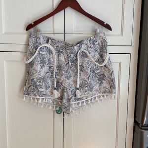 Rewash Blue and White Leaf Print Shorts NWOT